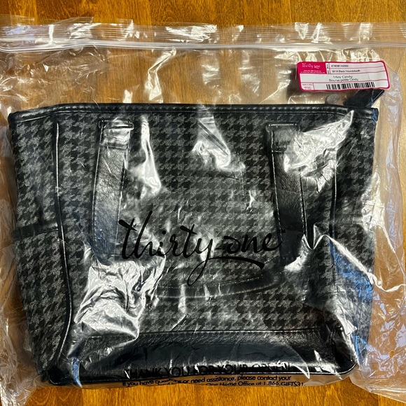 thirty-one Handbags - NWT Thirty One Mini Cindy Tote Purse in Black Houndstooth Brand New In Bag
